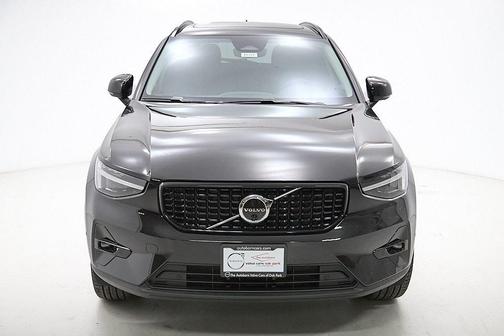 2026 Volvo XC40 B5 Ultra
