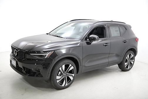 2026 Volvo XC40 B5 Ultra