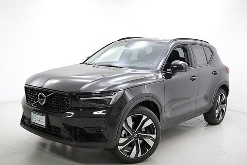 2026 Volvo XC40 B5 Ultra