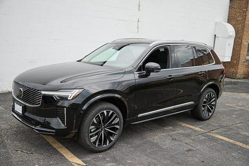 2026 Volvo XC90 B6 Plus 7-Seater