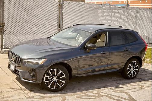 2025 Volvo XC60 B5 Plus