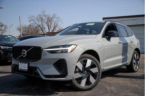 2025 Volvo XC60 Plug-In Hybrid T8 Plus