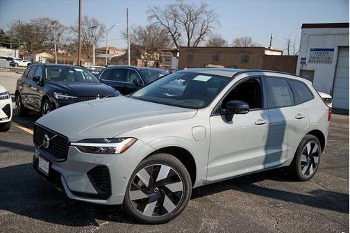 2025 Volvo XC60 Plug-In Hybrid T8 Plus