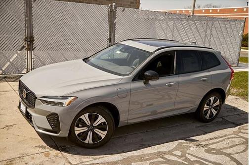 2025 Volvo XC60 Plug-In Hybrid T8 Core