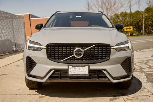 2025 Volvo XC60 Plug-In Hybrid T8 Core