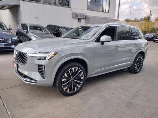 2026 Volvo XC90 B6 Plus 7-Seater