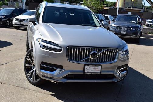 2025 Volvo XC90 Ultra Bright Theme