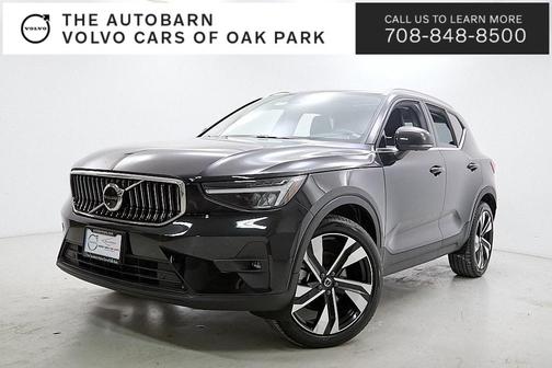 2023 Volvo XC40 B5 Plus Bright Theme