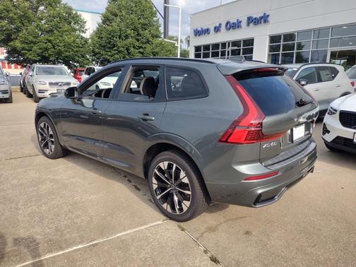 2026 Volvo XC60 B5 Plus