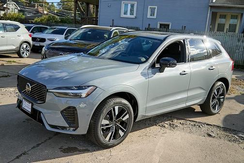 2026 Volvo XC60 B5 Plus