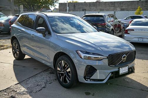 2026 Volvo XC60 B5 Plus