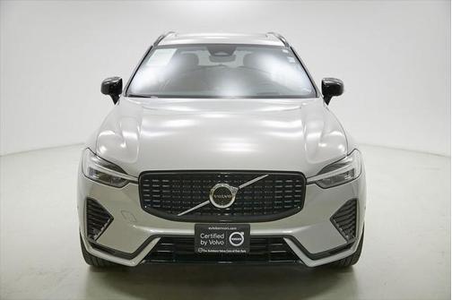 2024 Volvo XC60 Recharge Plug-In Hybrid T8 Ultimate Dark Theme