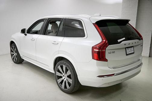 2022 Volvo XC90 T6 Inscription
