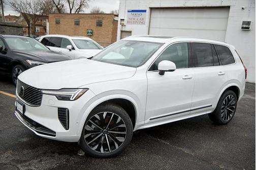 2025 Volvo XC90 B6 Plus 7-Seater