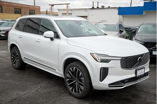 2025 Volvo XC90 B6 Plus 7-Seater