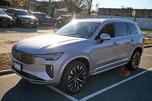 2026 Volvo XC90 B6 Plus 7-Seater