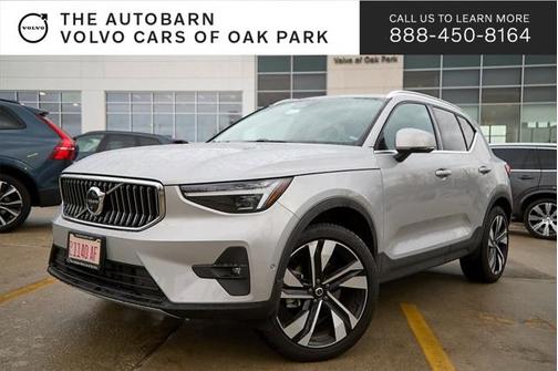 2025 Volvo XC40 Plus Bright Theme