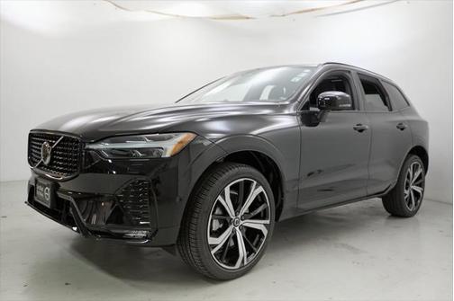 2022 Volvo XC60 B6 R-Design