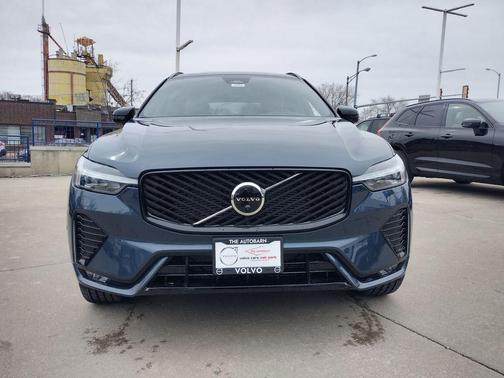2026 Volvo XC60 B5 Plus