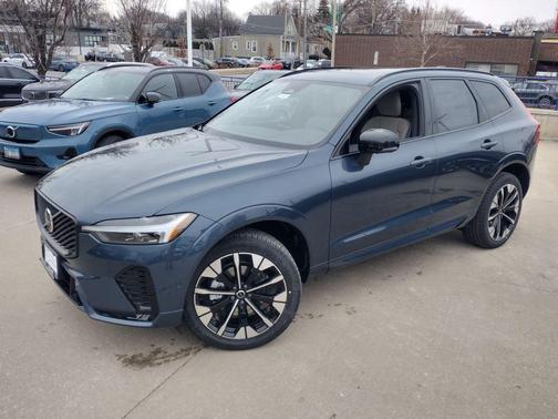 2026 Volvo XC60 B5 Plus