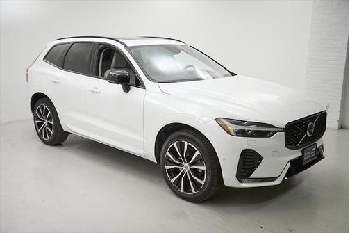 2024 Volvo XC60 B5 Plus Dark Theme