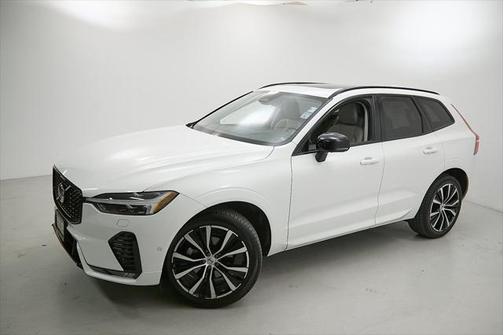 2024 Volvo XC60 B5 Plus Dark Theme