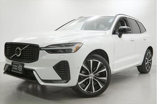 2024 Volvo XC60 B5 Plus Dark Theme