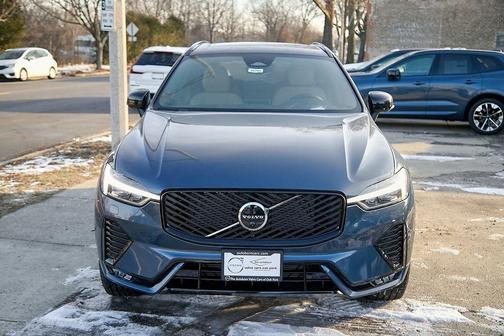2026 Volvo XC60 B5 Plus