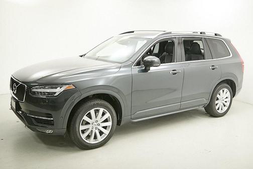 2017 Volvo XC90 T6 Momentum