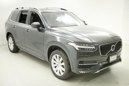2017 Volvo XC90 T6 Momentum