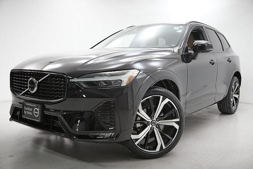 2023 Volvo XC60 B5 Ultimate Dark Theme