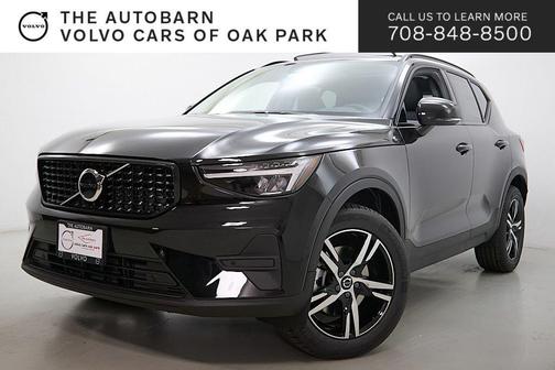 Onyx Black 2026 Volvo XC40 Core, B5 AWD Gas (mild hybrid), Dark