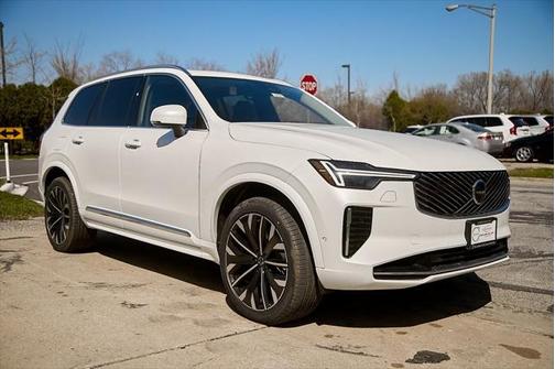 2025 Volvo XC90 Plug-In Hybrid T8 Plus 7-Seater