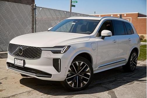 2025 Volvo XC90 Plug-In Hybrid T8 Plus 7-Seater