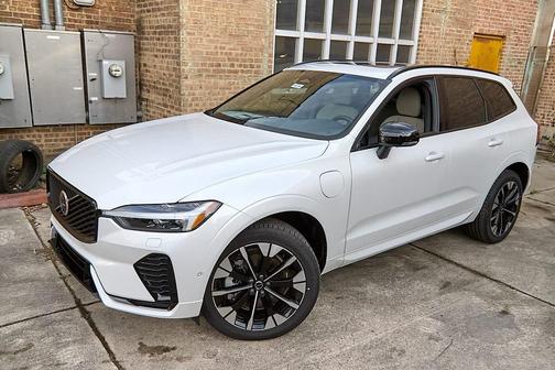 2026 Volvo XC60 Plug-In Hybrid T8 Plus