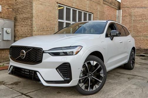 2026 Volvo XC60 Plug-In Hybrid T8 Plus
