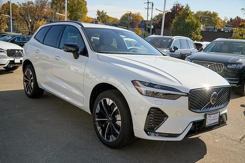 2026 Volvo XC60 B5 Plus