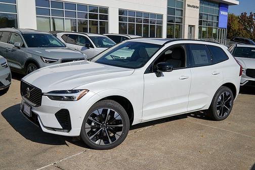 2026 Volvo XC60 B5 Plus