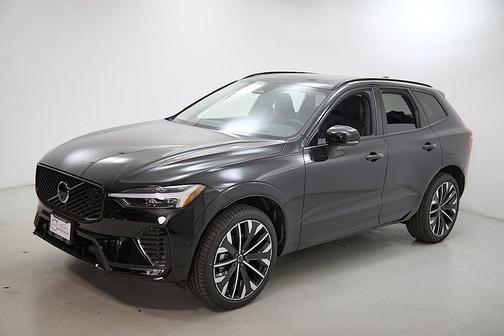 Onyx Black Metallic 2026 Volvo XC60 B5 Ultra