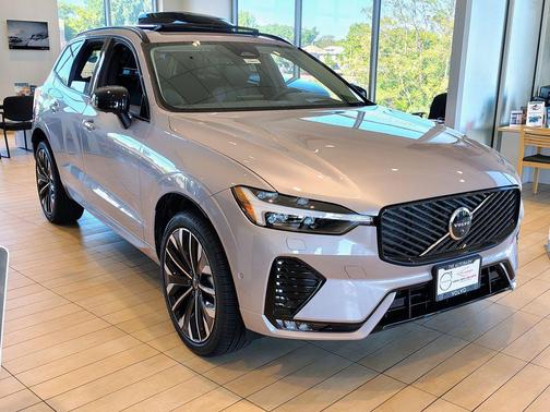 Aurora Silver 2026 Volvo XC60 B5 Ultra