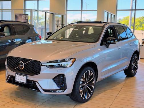 Aurora Silver 2026 Volvo XC60 B5 Ultra