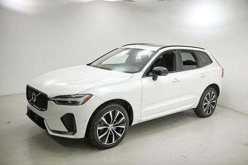 2023 Volvo XC60 B5 Plus Dark Theme