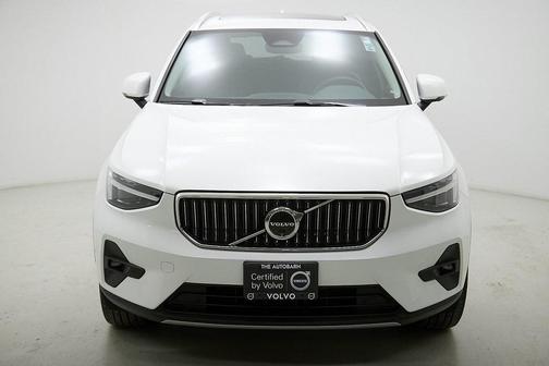 2024 Volvo XC40 B5 Plus Bright Theme
