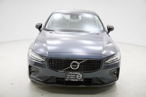 2024 Volvo S60 B5 Ultimate Dark Theme