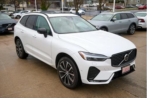 2025 Volvo XC60 B5 Plus