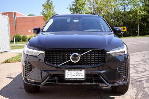 2025 Volvo XC60 B5 Core