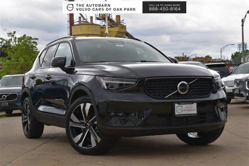 2025 Volvo XC40 Plus Dark Theme