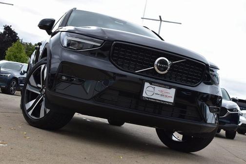 2025 Volvo XC40 Plus Dark Theme