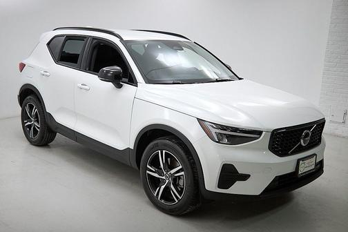 2026 Volvo XC40 B5 Core