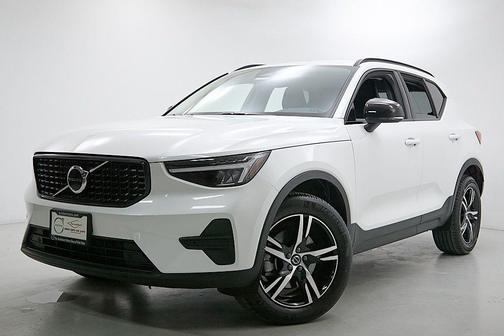 2026 Volvo XC40 B5 Core